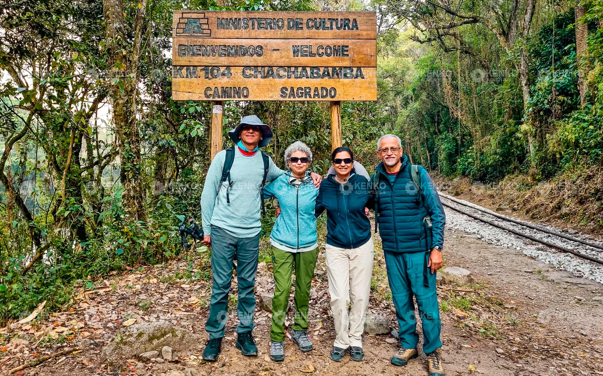 Km-104-Inca-Trail-Passengers-Group