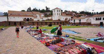 fantastic local market in the sacred valley (visit chinchero)