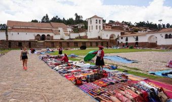 fantastic local market in the sacred valley (visit chinchero)